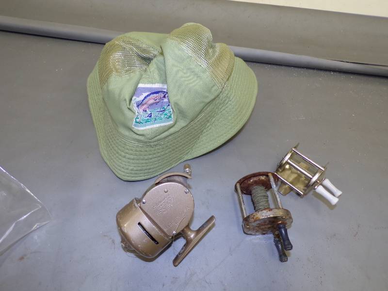 lot 52 image: Vintage Fishing Hat with 3 Vintage Fishing Reels