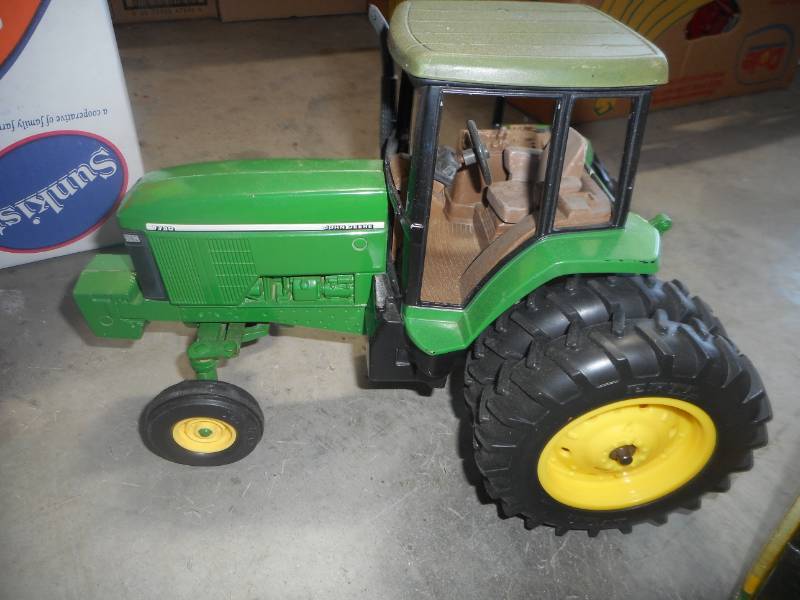 Toy TractorTruck Lot