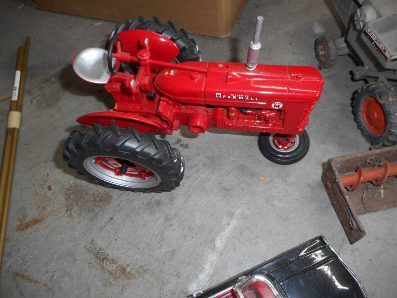 Toy CarTractor Lot