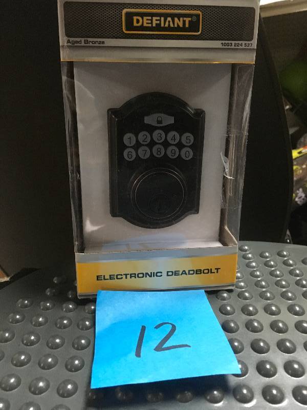 Defiant Castle Aged Bronze Single Cylinder Electronic Keypad Deadbolt  in good condition
