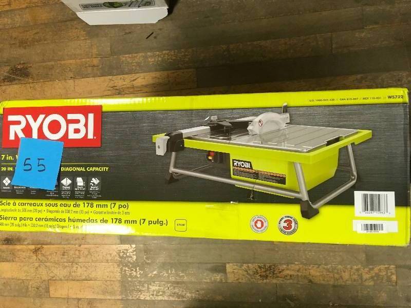 RYOBI 7 in. 4.8 Amp Tabletop Tile Saw  in good condition