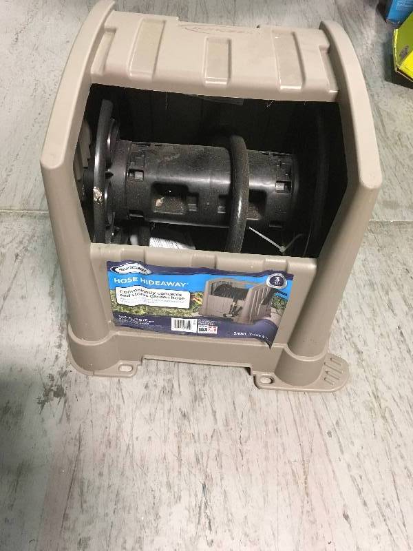 lot 7 image: Suncast PPJ100DT Hose Hideaway Hose Reel not used
