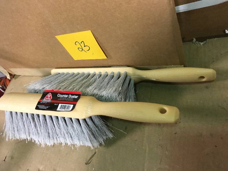lot 23 image: O-CEDAR DUST BRUSHES n good condition