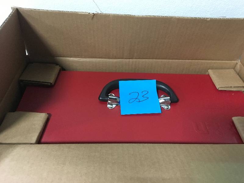 lot 23 image: URREA Heavy Duty Metal Tool Box - 17 in. X 7 12 in. X 7 in. in good condition