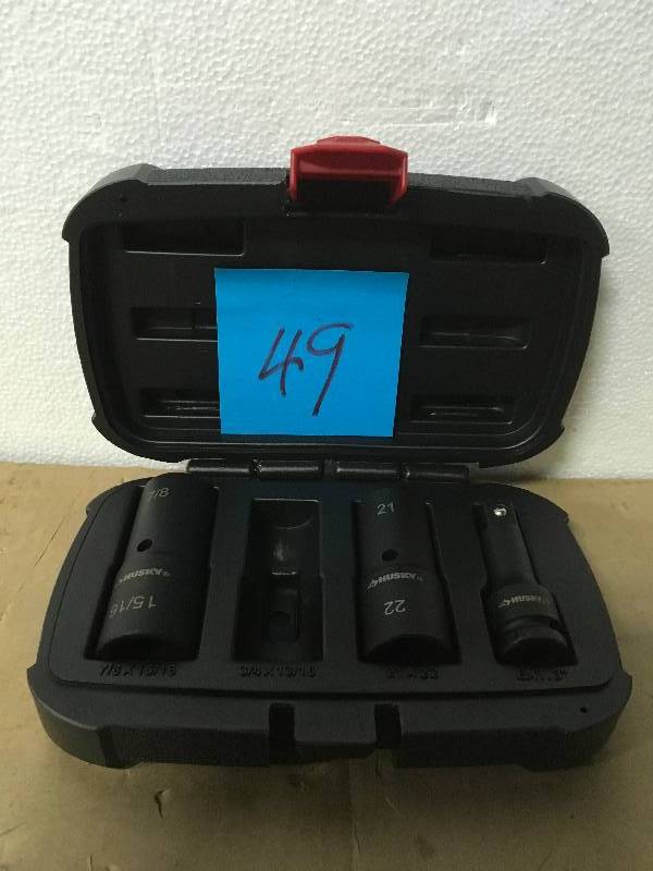 lot 49 image: Husky 12 in. Drive Impact Flip Socket Set (4 Piece) MISSING 1 PC in good condition