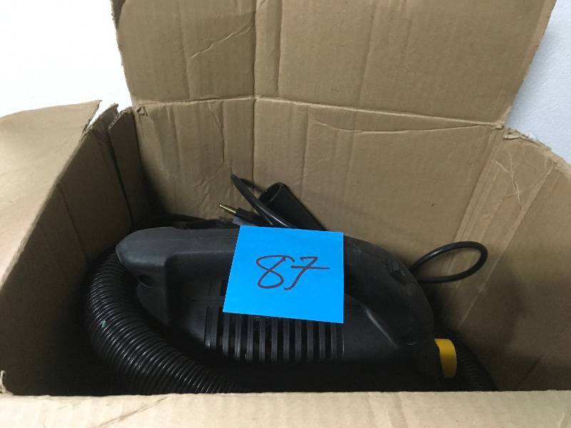 lot 87 image: Stinger 2.5 Gal. 1.75-Peak HP Compact Wet Dry Vac in good condition