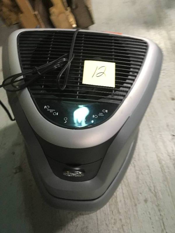 lot 12 image: Humidifier used in good condition