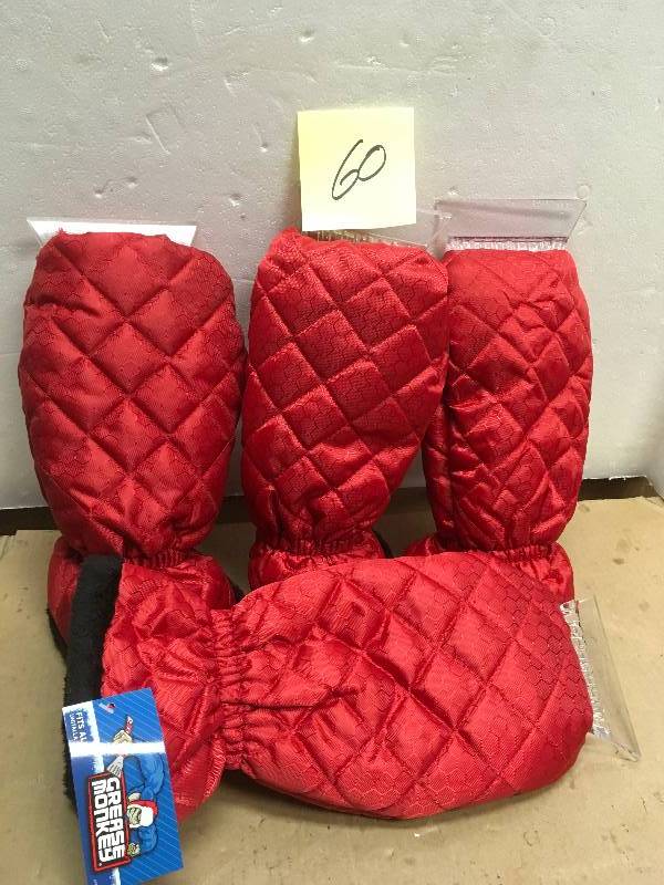 lot 60 image: Grease Monkey Mitt with Ice Scraper in Red in good condition