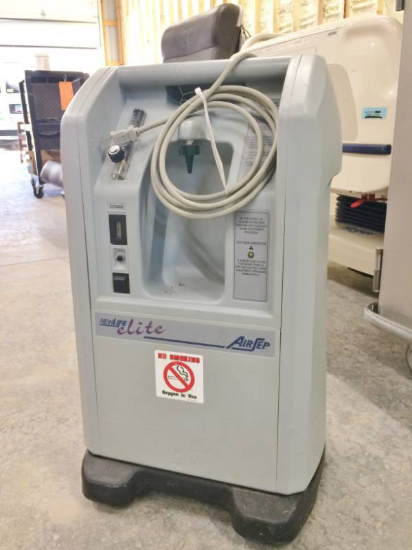 lot 26 image: WOW MSRP $1000&nbspNewLife Elite Oxygen Concentrator 5 Liter With Oxygen Monitor - Also Used For&nbspOxygen Bars, Spas, Facials, Fish Farming &amp More