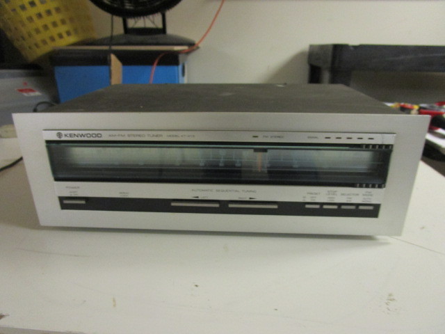 lot 216 image: KENWOOD AM-FM STEREO TUNER