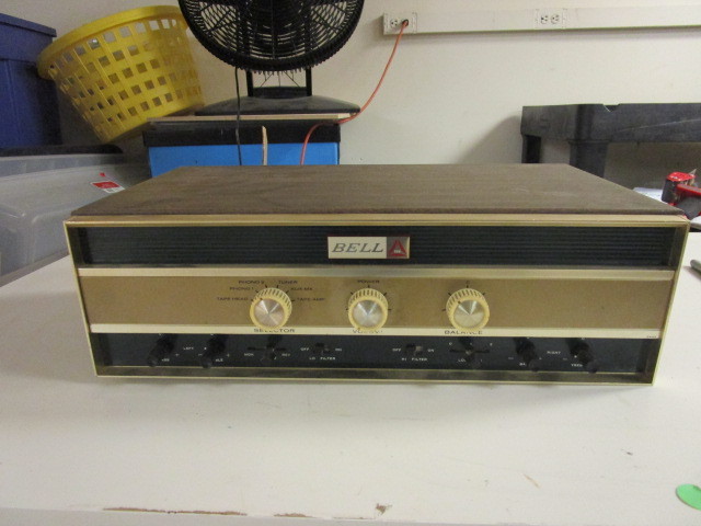 lot 218 image: BELL INTEGRATED AMPLIFIER