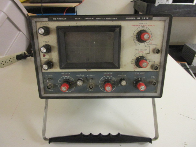 lot 248 image: HEATHKIT PORTABLE DUAL TRACE OSCILLOSCOPE
