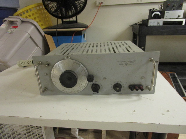 lot 249 image: HEWLETT PACKARD WIDE RANGE OSCILLATOR