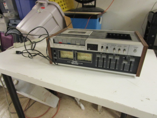 lot 257 image: TEAC A-450 STEREO CASSETTE DECK