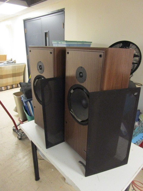 lot 273 image: ACOUSTIC RESEARCH SPEAKERS