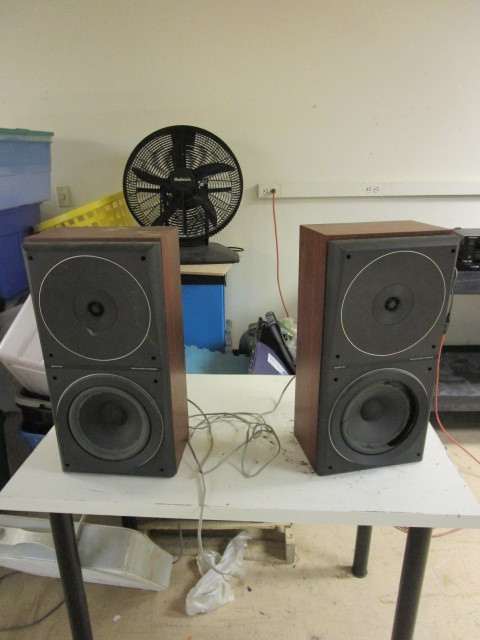 lot 280 image: BANG & OLUFSEN OF DENMARK SPEAKERS