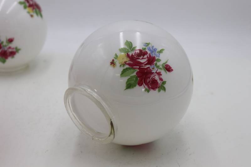 lot 27 image: Light Globes