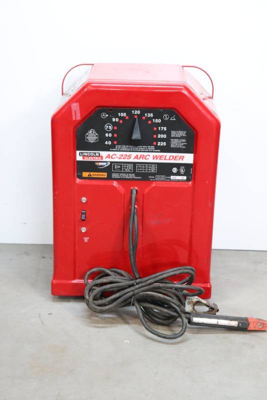 lot 6 image: Lincoln Arc Welder
