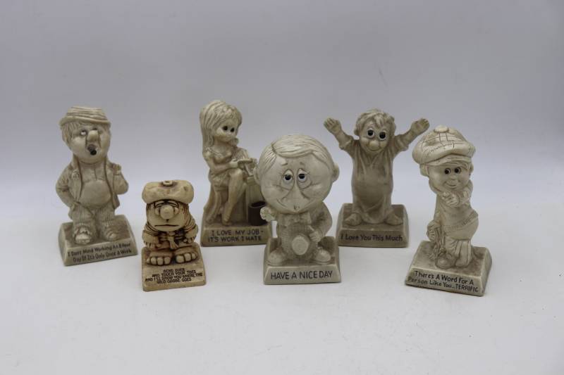 lot 30 image: Figurines