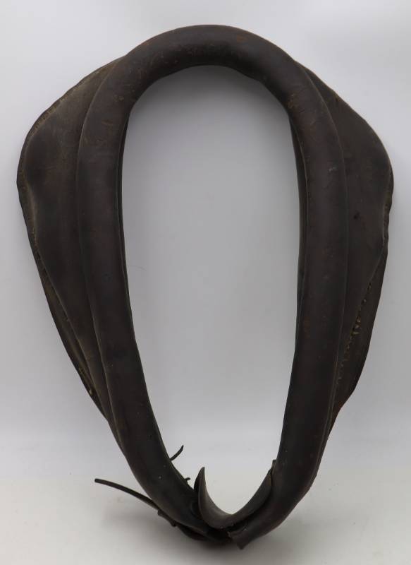 lot 33 image: Horse Collar