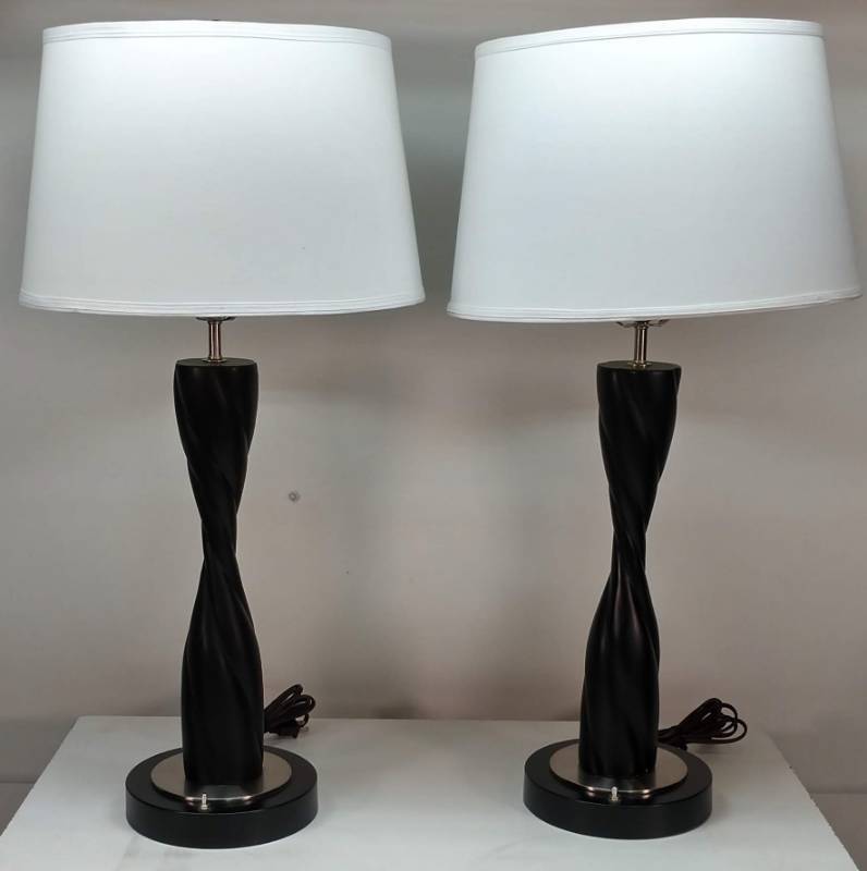 lot 46 image: End Table Lamps. 32 Overall Height
