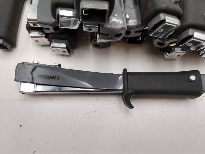 lot 57 image: Lot of 20 Arrow Tack Staplers. Store Returns. Not Tested. NO Warranty