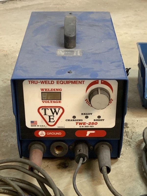 lot 11 image: Tru-Weld Commercial Plug-Welder