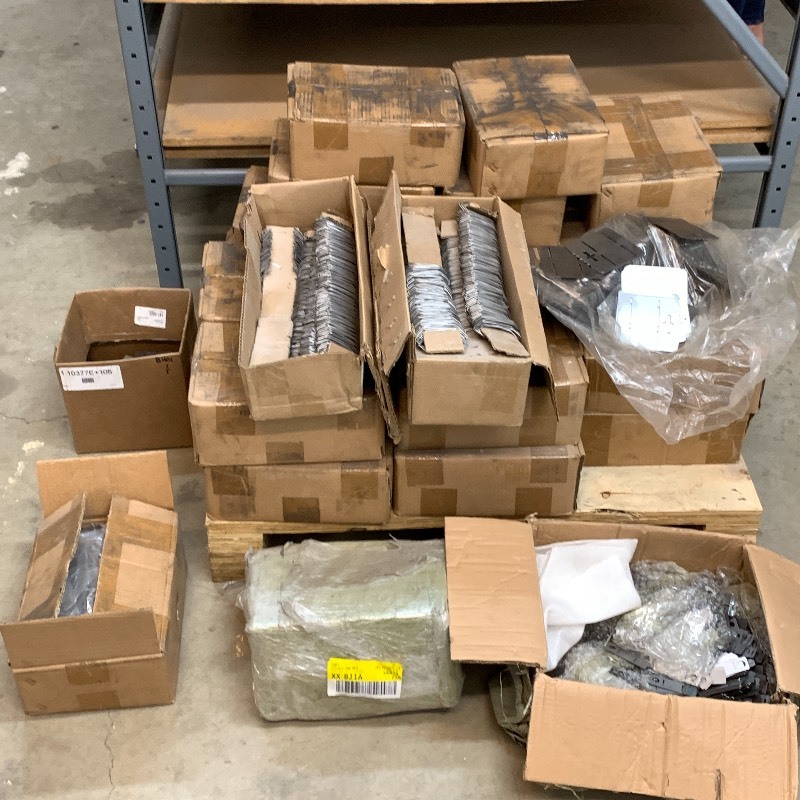 lot 20 image: Pallet Lot Of Unused Metal-Art Hanger Brackets & Etc