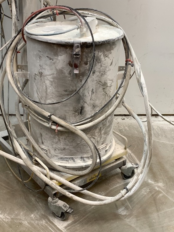 lot 3A image: Wagner EPG-2007 Commercial Paint Sprayer With Vibratory Bed
