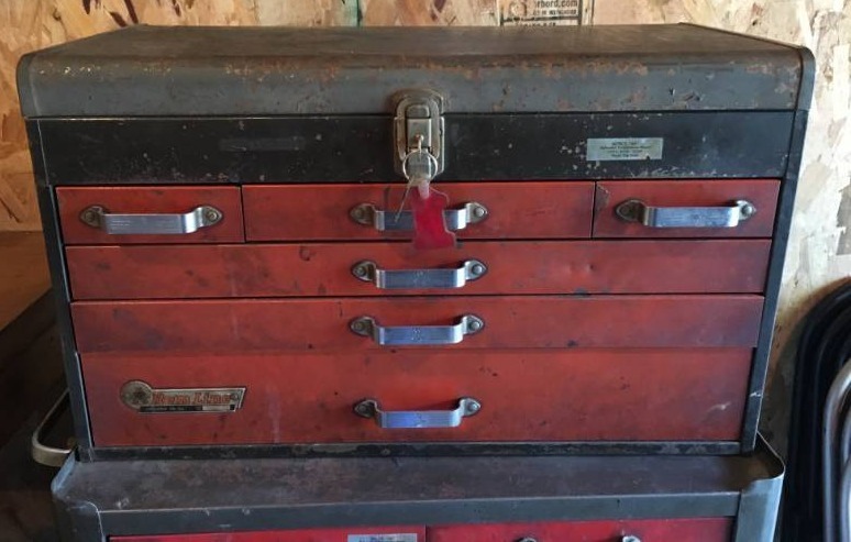 lot 2 image: Powr-Kraft tool box