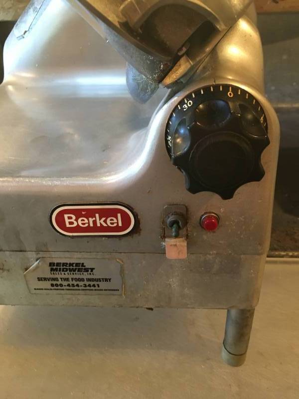 lot 3 image: Berkel Meat Slicer - Model 818