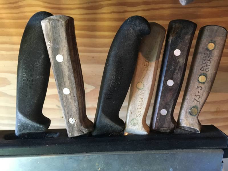lot 7 image: Knife Rack with Knives