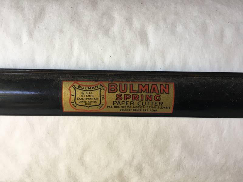 lot 10 image: Bulman Spring Freezer Paper Cutter  Dispenser