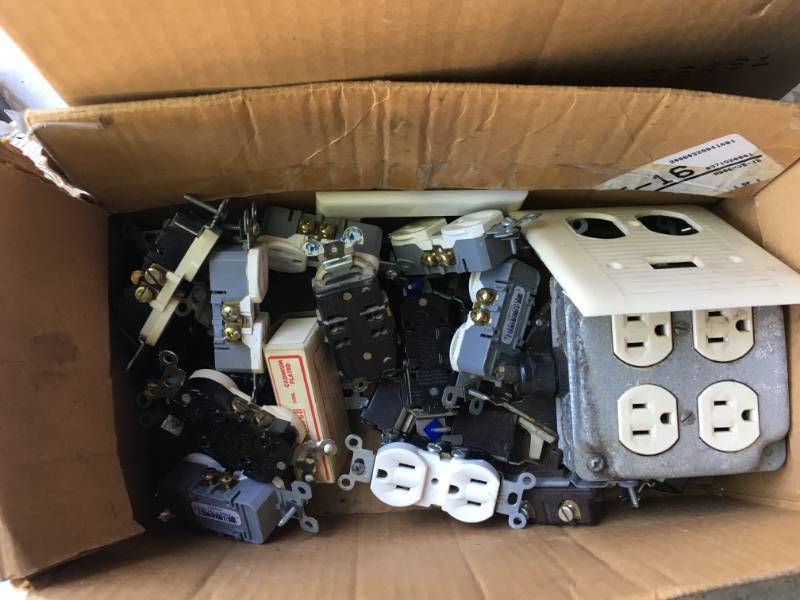 lot 30 image: Large Electrical Lot