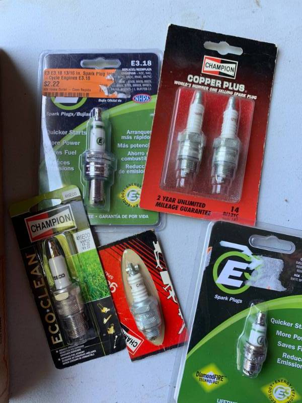 lot 60 image: Lot of Small Engine Spark Plugs - In Packaging