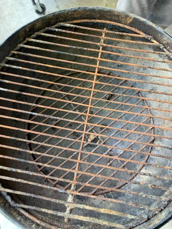 lot 87 image: Smokey Joe Webber Charcoal Grill