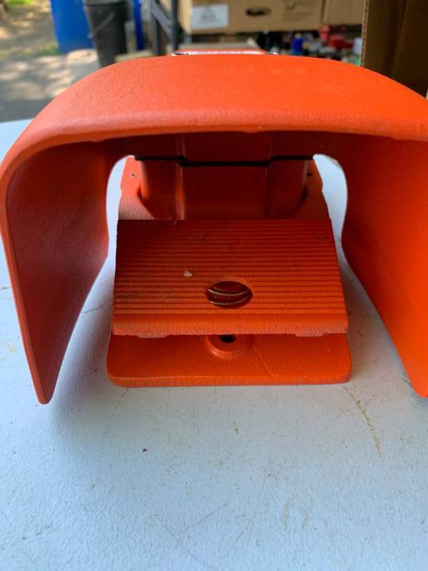 lot 93 image: New Hercules Foot Switch Pad