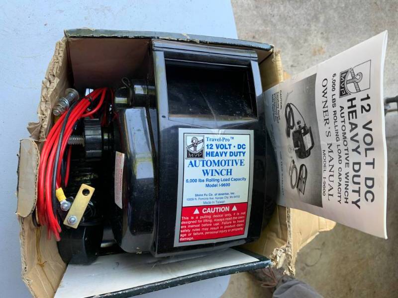 lot 107 image: Auto Winch - 12 Volt