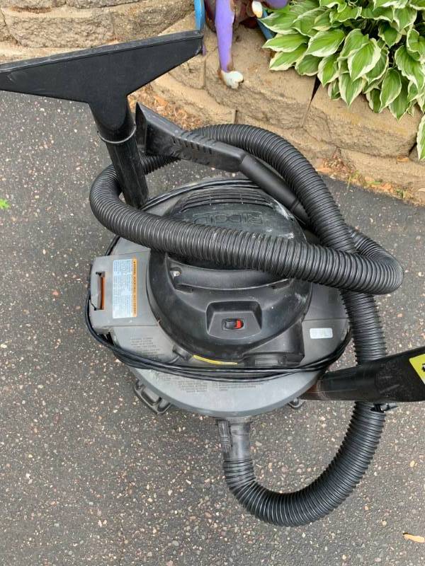 lot 210 image: Rigid WetDry Vac