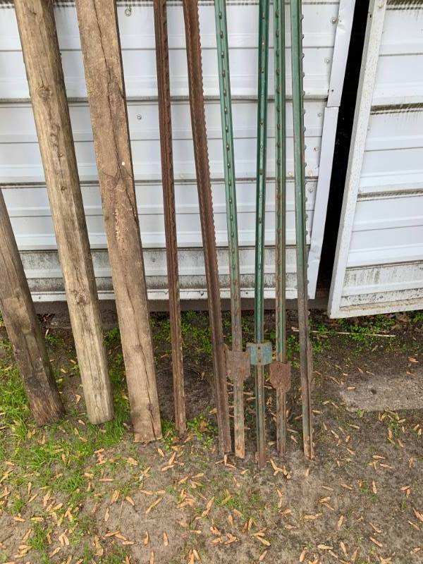 lot 214 image: Fence Posts - PVC Pipe - Misc Woods Posts