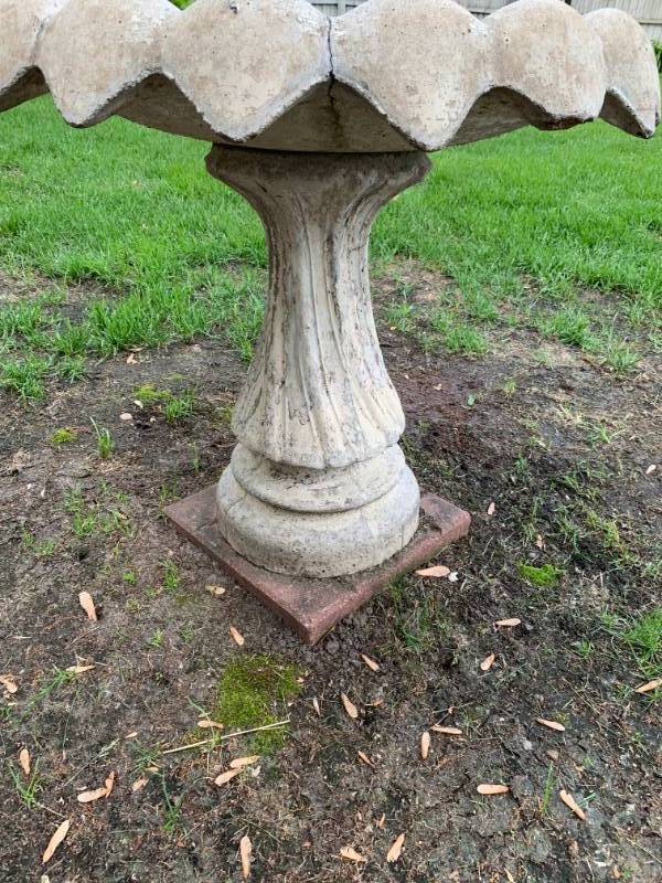 lot 217 image: Cement Bird Bath