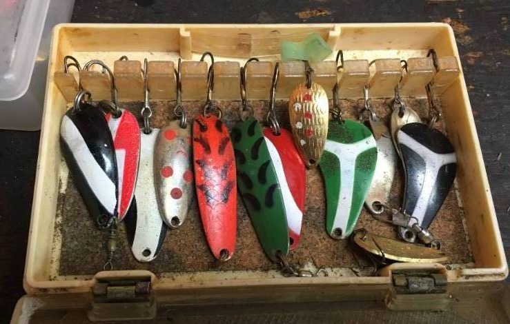 lot 248 image: Fishing Spoons w Case