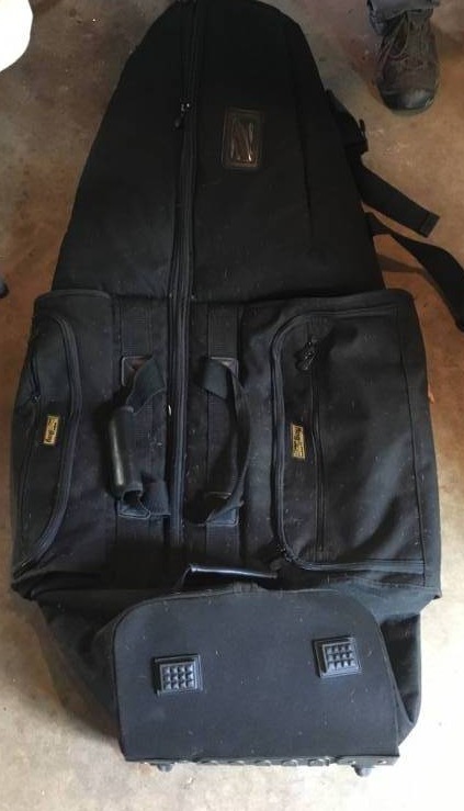 lot 264 image: Browning Golf Clubs - Travel Bag - 3 Dozen Golf Balls