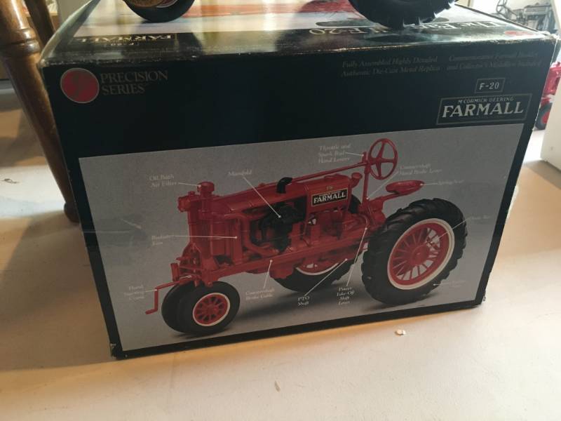 lot 268 image: Diecast Precision Farmall F-20 Tractor Wbox