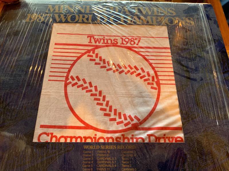 lot 280 image: 1987 Twins Homer Hankey - Wheaties Box - WS Champs