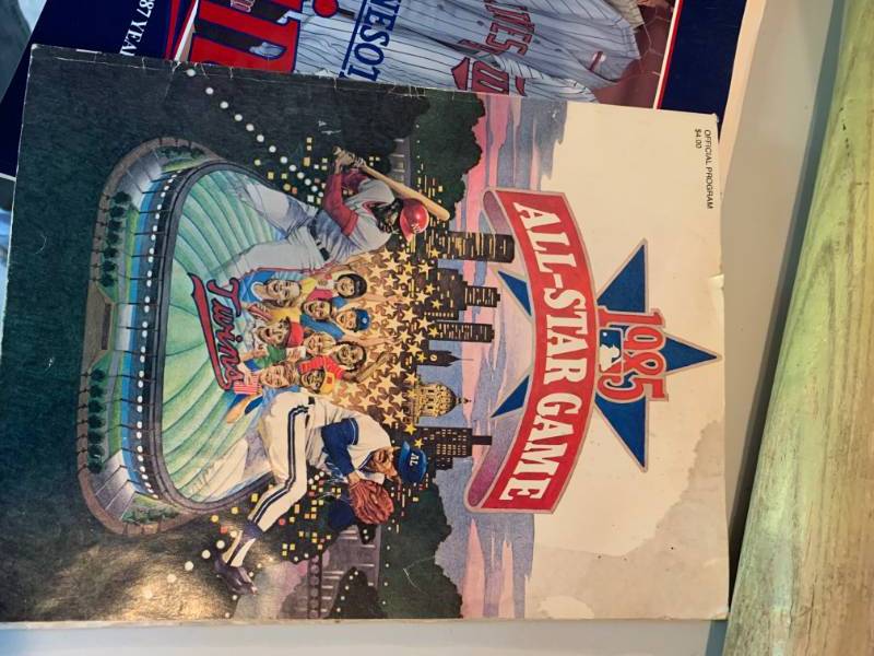lot 282 image: Miscellaneous Sports Cards - 87 Twins Year Book - 85 All star year book & More
