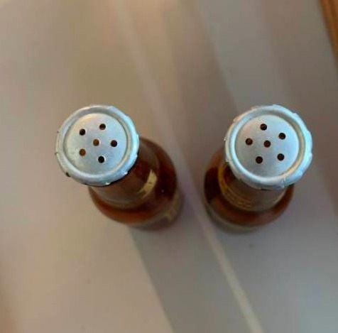 lot 290 image: Blatz Beer 2 Miniature Salt & Pepper Shakers
