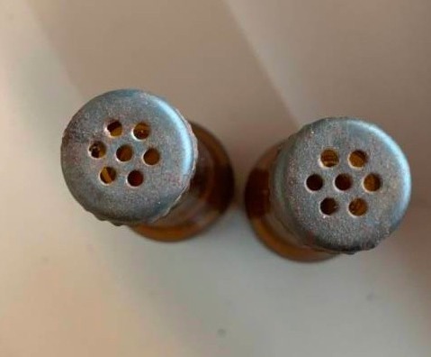 lot 292 image: Flecks Beer 2 Miniature Salt & Pepper Shakers