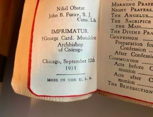 lot 296 image: 1935 Miniature Bible in case