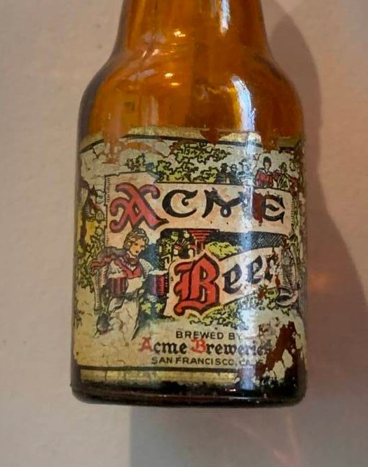lot 297 image: Acme & Blatz Beer Miniature Beer Salt & Pepper Shakers